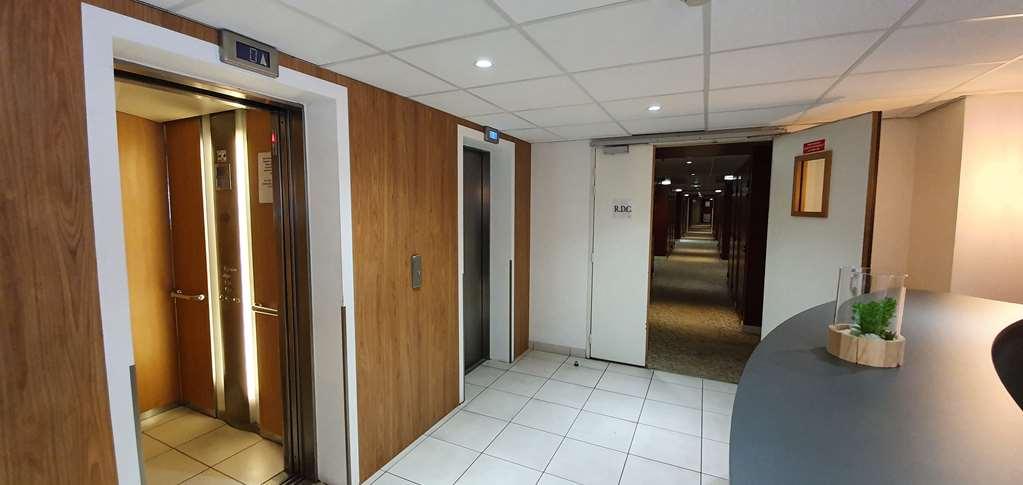 Hotel Kyriad Aix Les Milles - Plan De Campagne