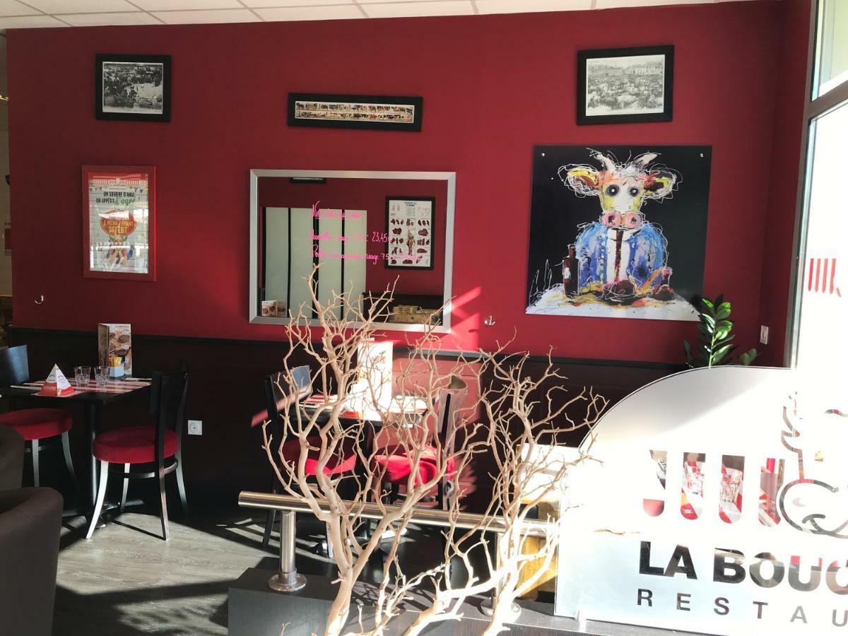 Hotel Kyriad Aix Les Milles - Plan De Campagne 3*